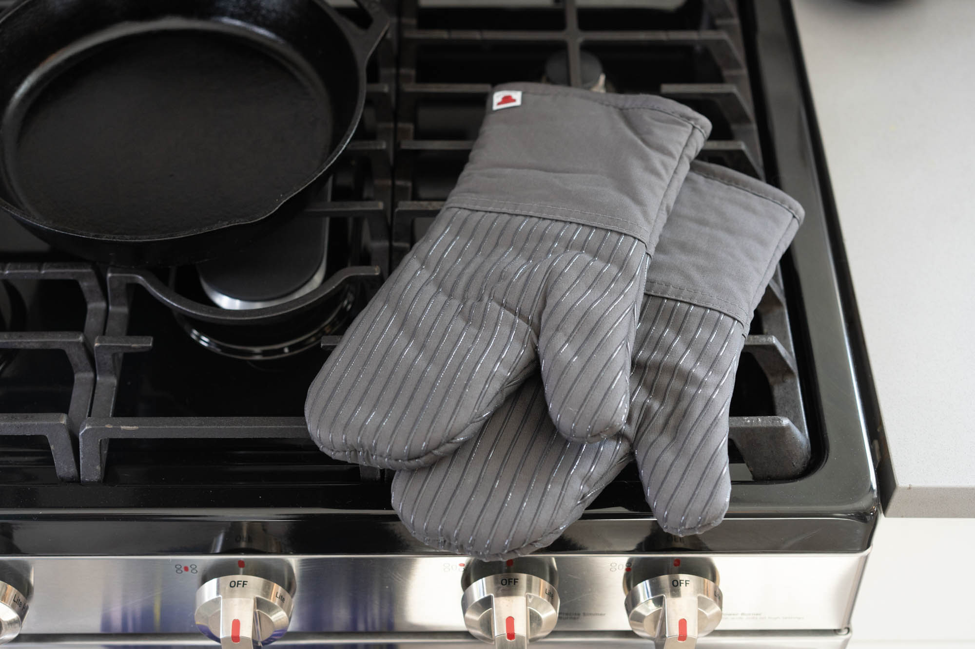 The 8 Best Oven Mitts of 2024, Tested & Reviewed