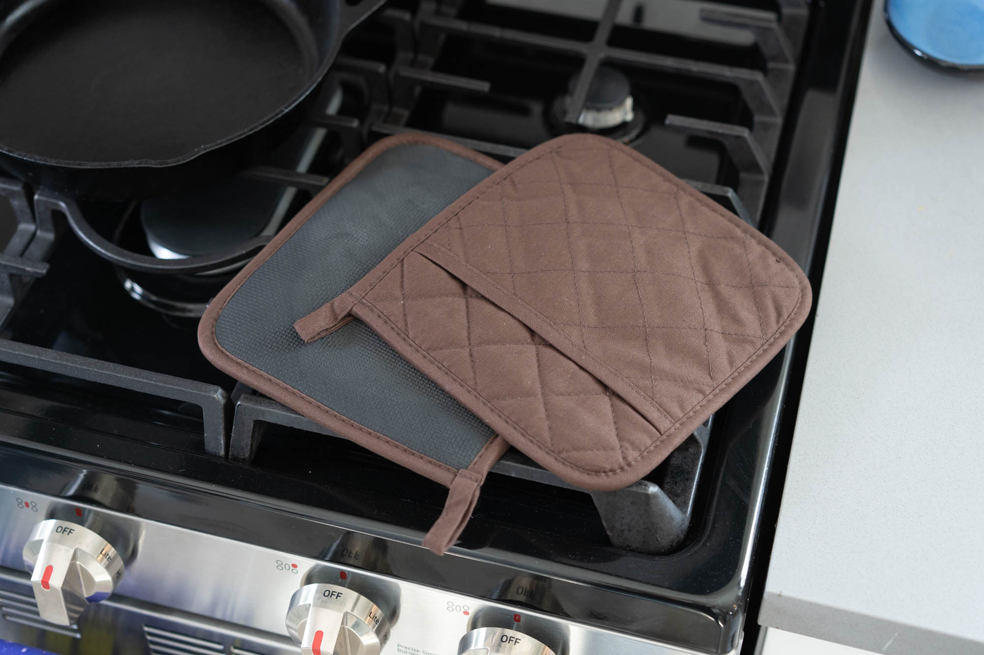 The Best Oven Mitts and Pot Holders of 2024, Tested and Reviewed