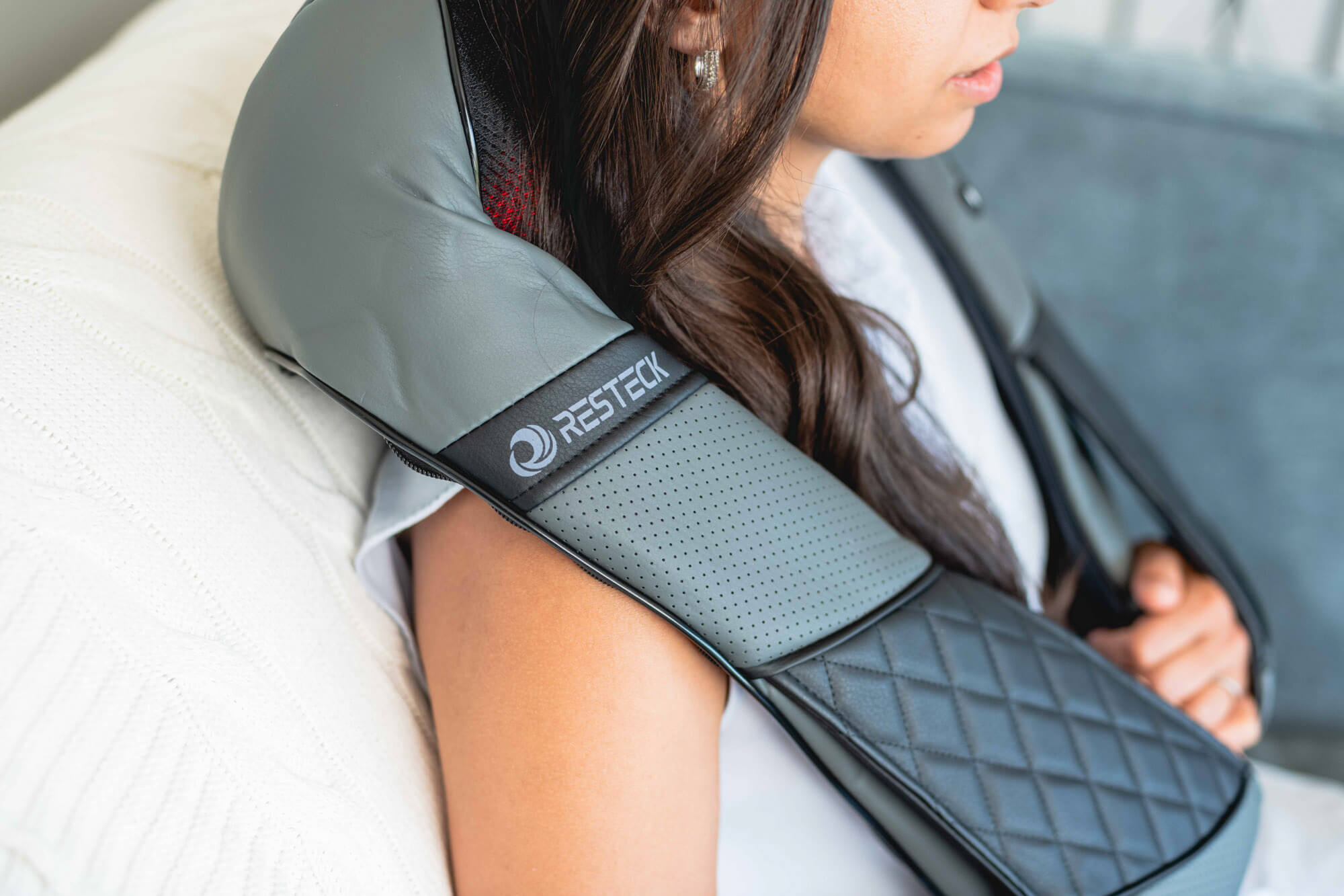 The 7 Best Neck Massagers, Tested and Reviewed