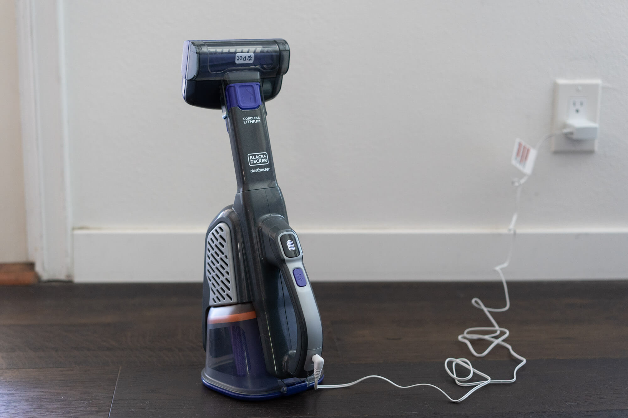  BLACK+DECKER Furbuster Handheld Vacuum for Pets