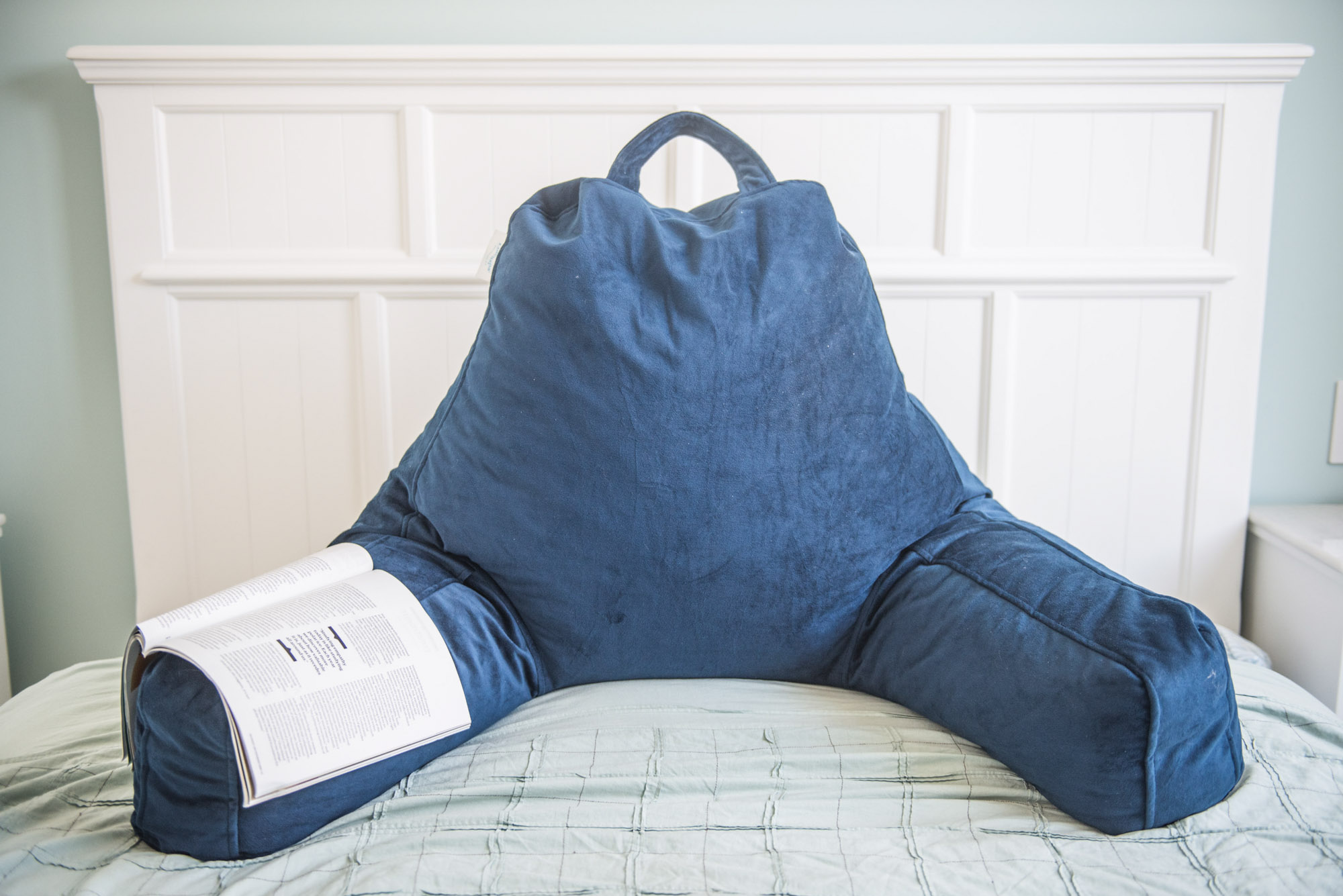 12 Best Pillows for Sitting Up in Bed, According to Experts