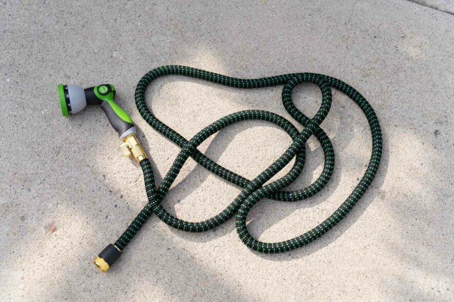 TheFitLife Expandable Garden Hose 100FT - Flexible Hose with Mutiple Layer  Latex Inner and Solid Brass Fittings Free Spray Nozzle, 3/4 USA Standard  Easy Storage Kink Free Retractable Water Hose : 