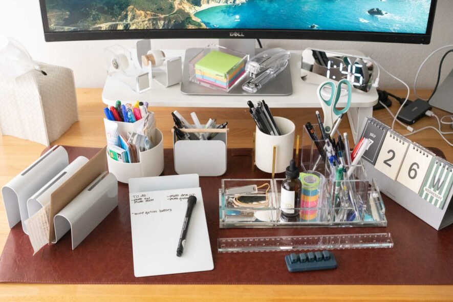 33 Desk Accessories That Will Make Your Day Better  Desk accessories, Cool  office supplies, Cute desk